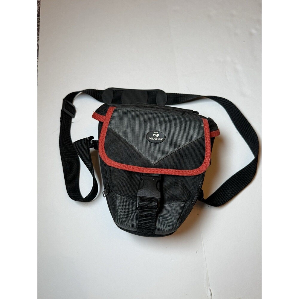 TARGUS DIGITAL CAMERA BAG  w/STRAP=ADJUSTABLE POUCH+POCKETS